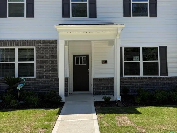 1024 Bayard Wootten Way, New Bern, NC 28562