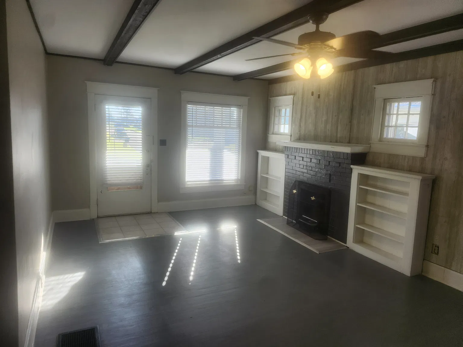 3 bed, 897 sqft, $950 — Photo 3
