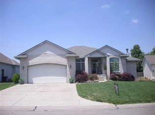 2754 N Beacon Hill Ct E, Wichita, KS 67220