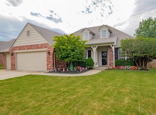 11402 E 102nd St N, Owasso, OK 74055