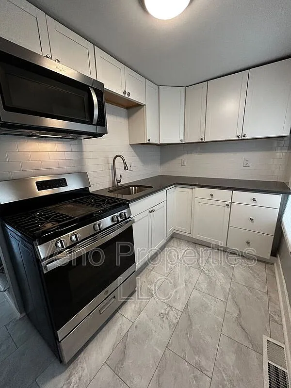1 bed, 1.0 bath, $1,450 — Photo 3