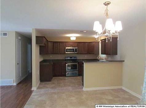 5th image of 8012 Stratford Dr