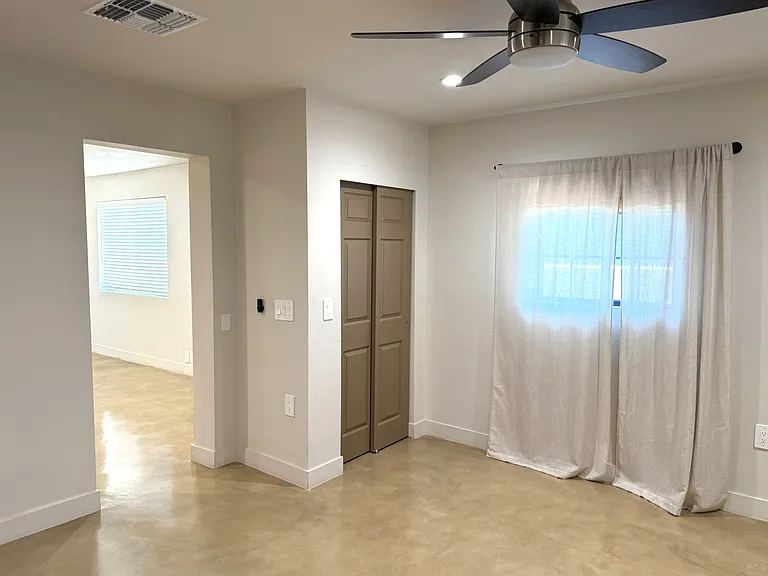 426 S Stratford Dr — Photo 12