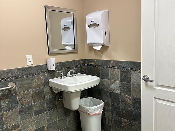3rd image of 175 Fairfield Ave Suite 5B