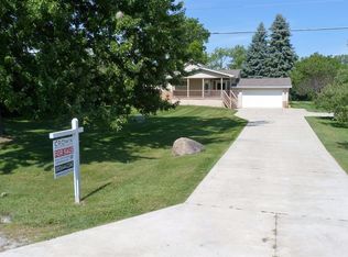 1328 W Reid Rd, Flint, MI 48507