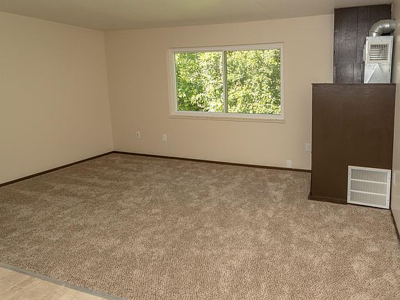 3rd image of 5946 Jodie Ln APT 3
