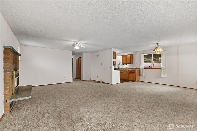 3rd image of 825 Livingston Bay Shore Drive