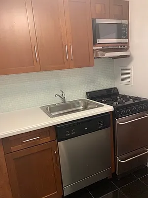 Rented by A Space Realty NY LLC | media 27