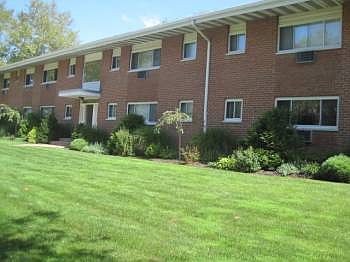 1st image of 20 Wildwood Gdns APT H2