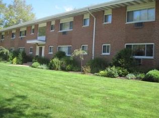 20 Wildwood Gdns APT H2, Port Washington, NY 11050