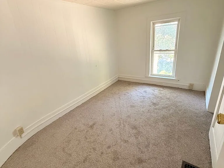 2200 Rebecca St — Photo 4