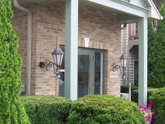 3rd image of 4931 N Arbor Woods Ct APT 103