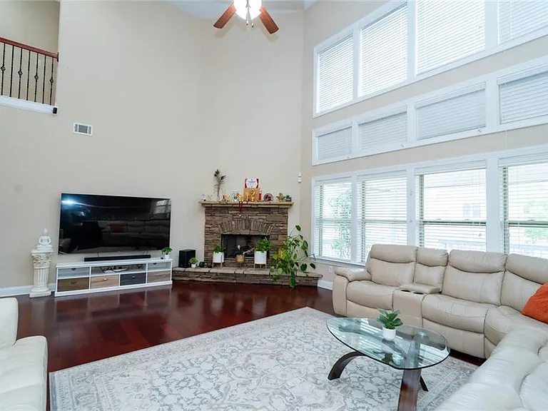 1125 Sonoma Chase — Photo 32