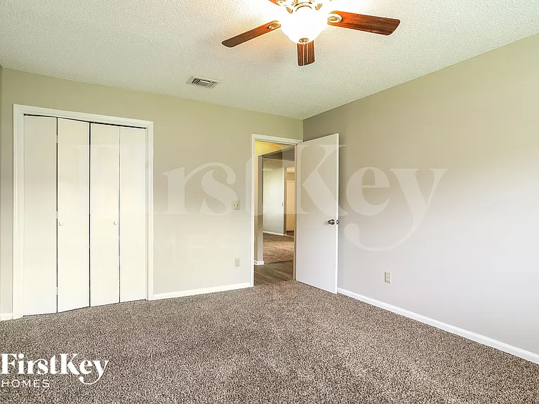 10904 Grand Trunk Ln — Photo 12