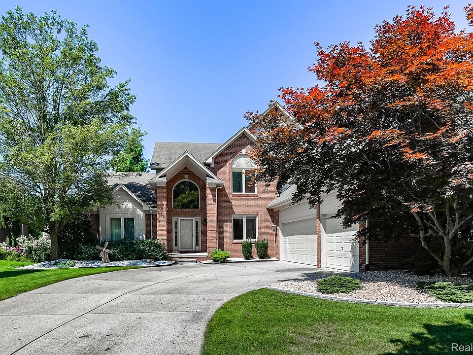 1st image of 54301 Maple Creek Ct