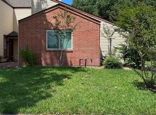 111 Briar Ridge Dr, Bellville, TX 77418