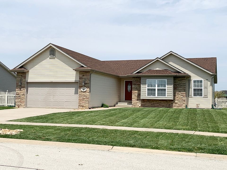 1st image of 685 Meadowbrook Ln