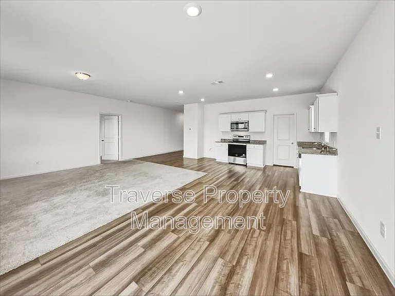 1713 Escondido Dr — Photo 9