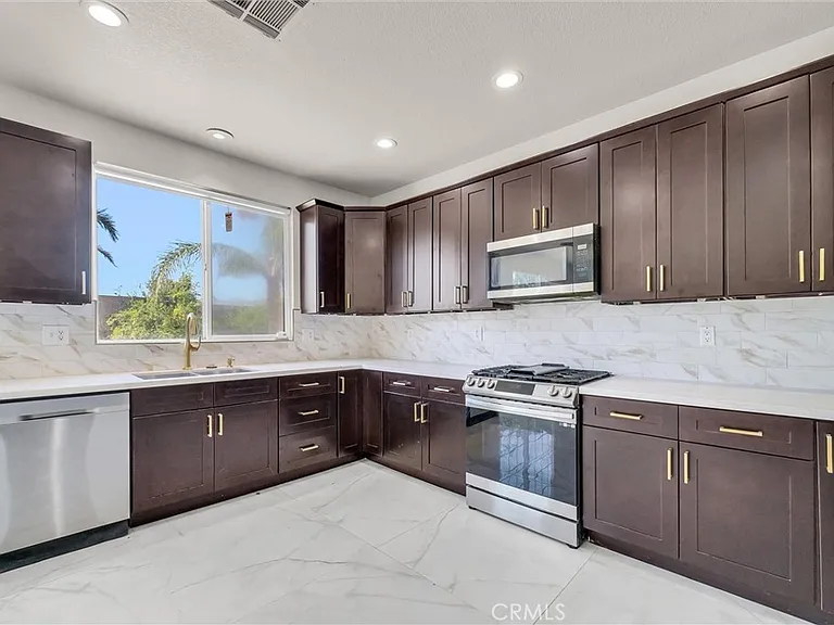 15708 Athena Dr — Photo 12
