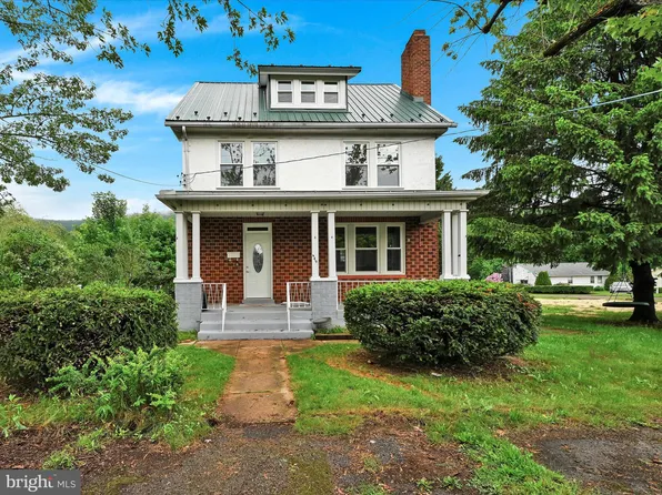 449 Maple Ave, Tower City, PA 17980