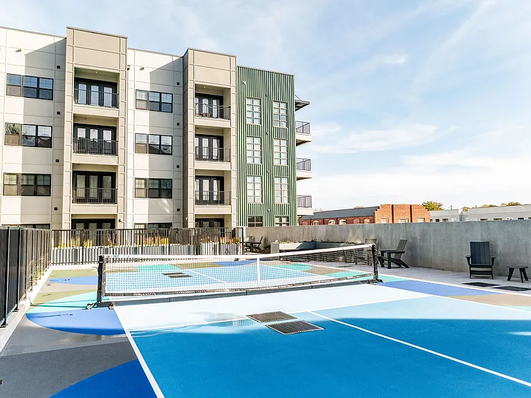 Harbor Side at Conwood Flats Apartments — Photo 18