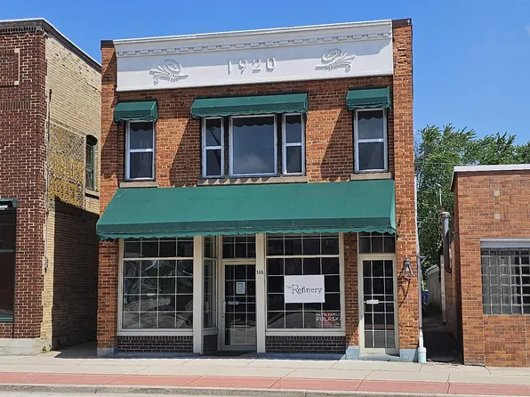 135 W Pulaski St, Pulaski, WI 54162