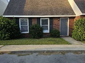 230 Lanier Dr
