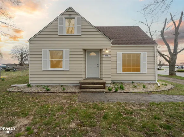 3489 Camden Ave, Burton, MI 48529