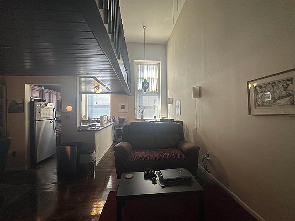 4th image of 464 Central Ave APT B9