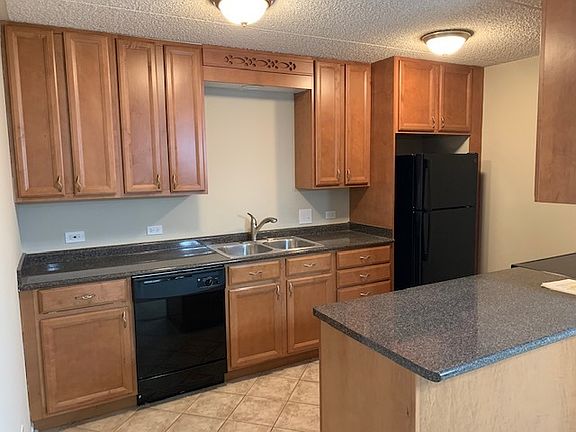 3rd image of 1050 N Farnsworth Ave APT 308