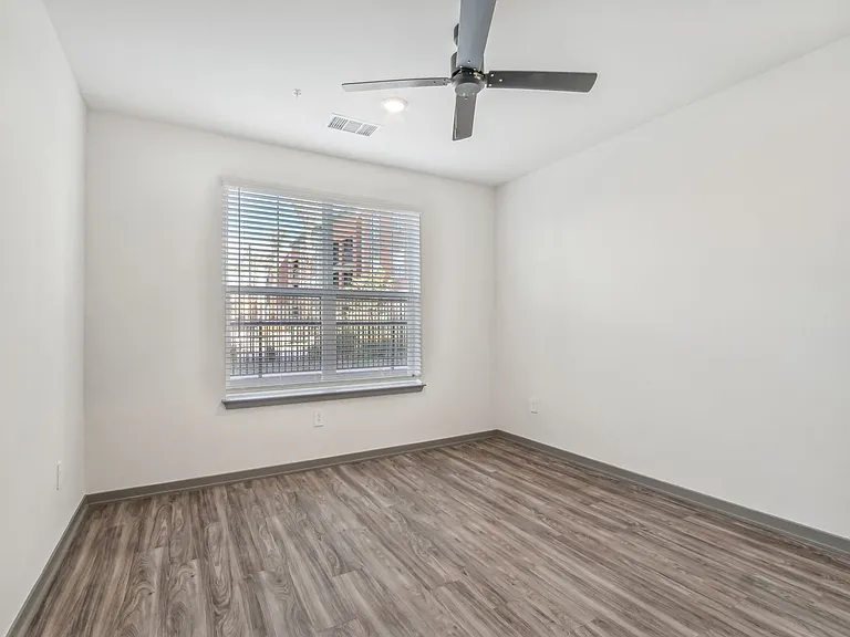 The Maddox Luxury Apartments — Photo 56