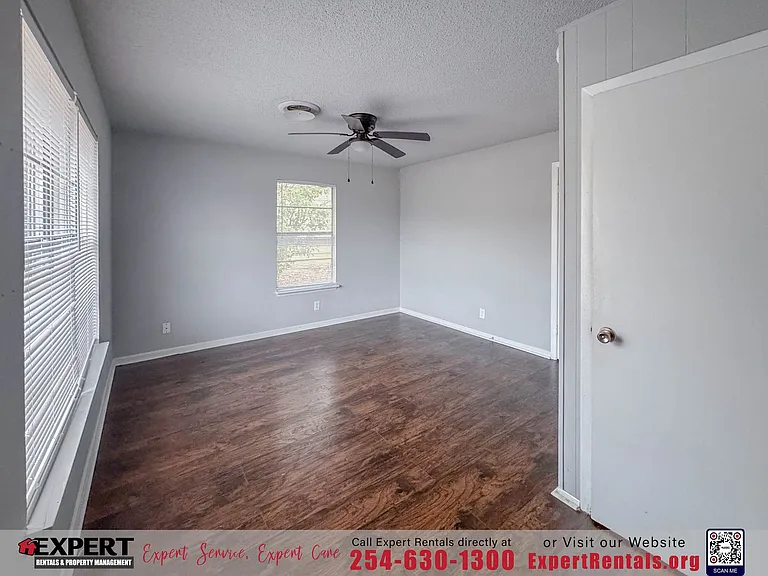 808 Carmen St — Photo 10