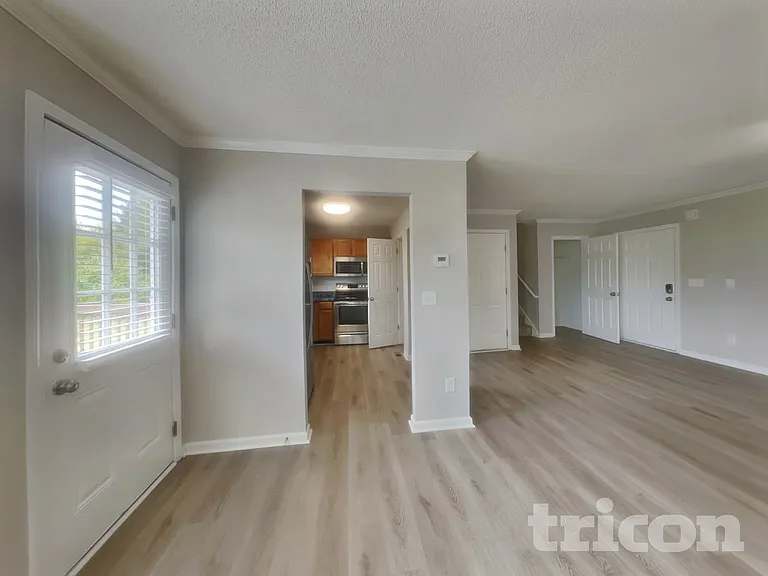 412 Remington Ct — Photo 6