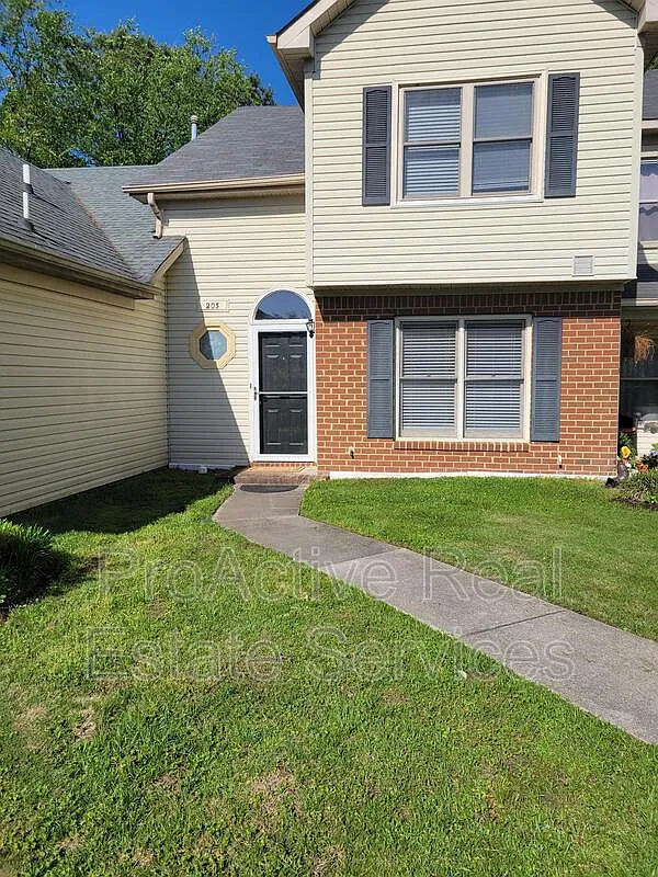 2 bed, 2.5 bath, $1,900 — Photo 1