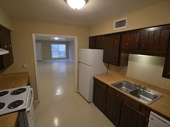 4th image of 2150 N Sherwood Forest Dr APT 11