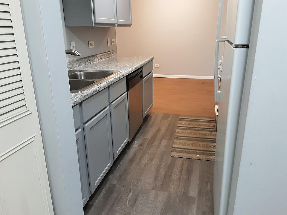 1st image of 109 W 66th St #2