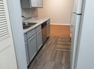 109 W 66th St #2, Westmont, IL