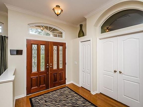 3rd image of 4665 Aylesford Dr