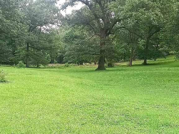 5th image of 5201 Fox Run Dr #A