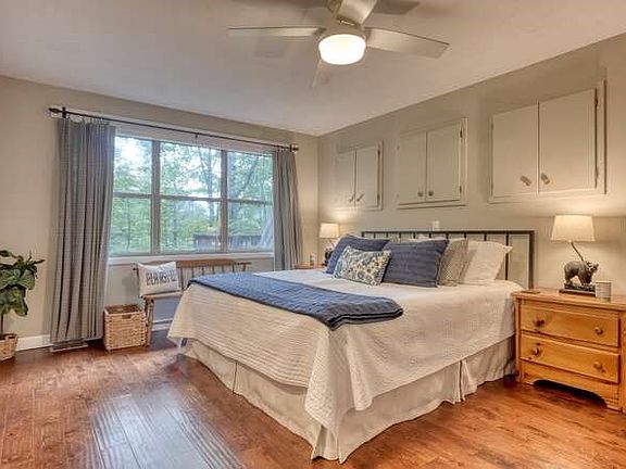 5th image of 315 Dosier Dr