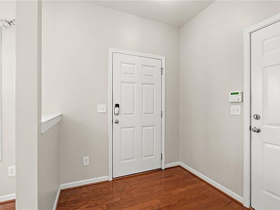 4th image of 4114 Pepperbush Dr
