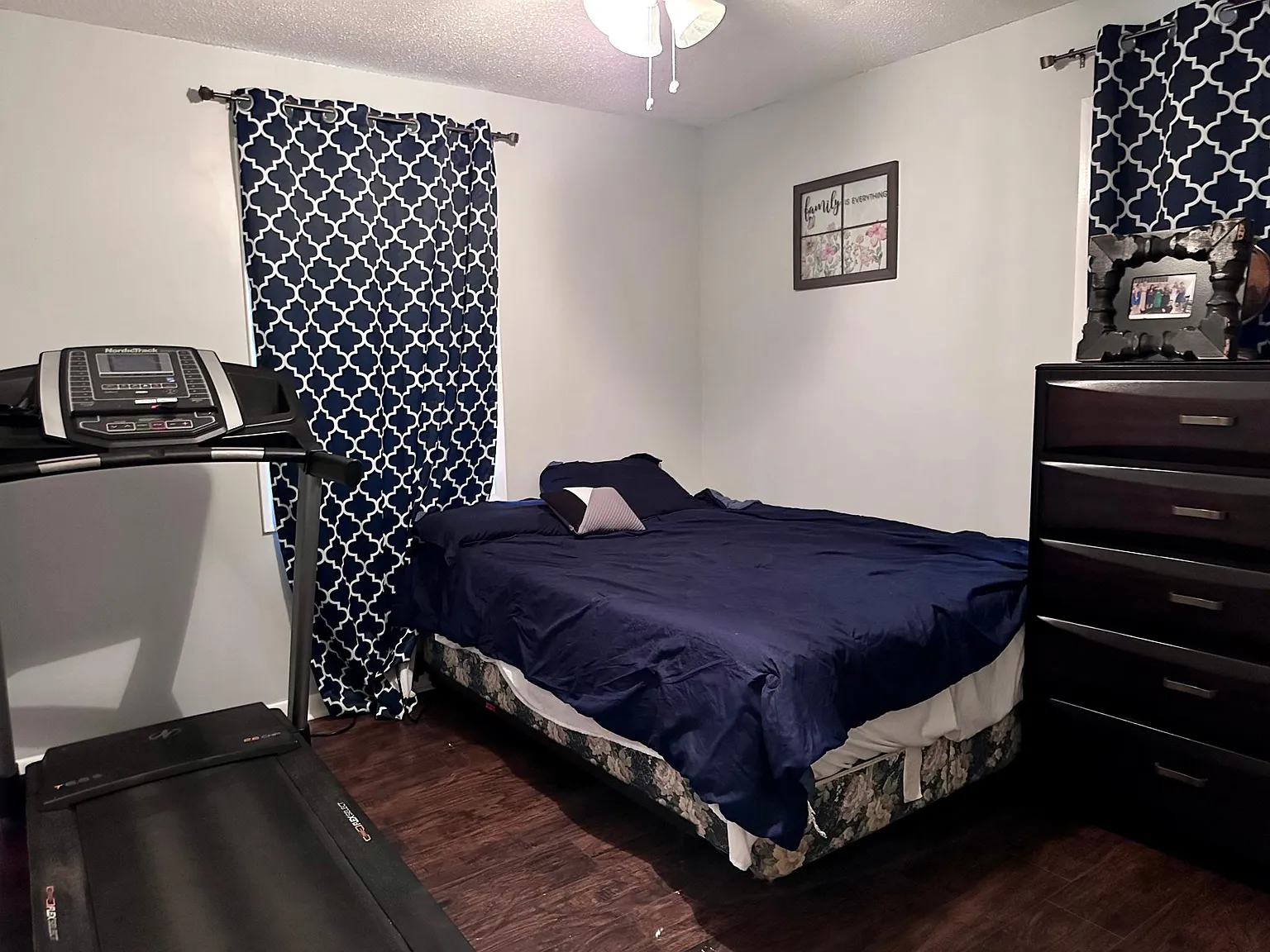 3 bed, 1036 sqft, $1,820 — Photo 3