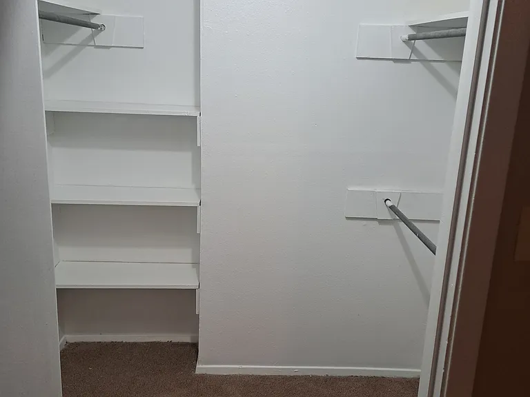 Peachtree Apartments — Photo 18