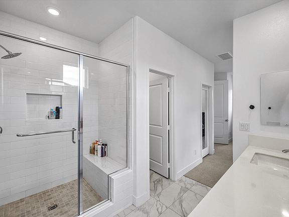 2nd image of 302 Fawn St #302