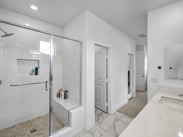 302 Fawn St — Photo 2