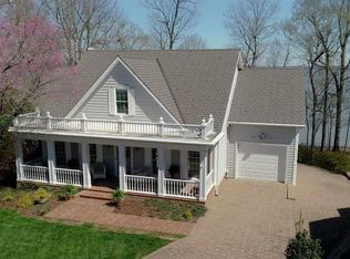 725 Bayview Dr, Grand Rivers, KY 42045