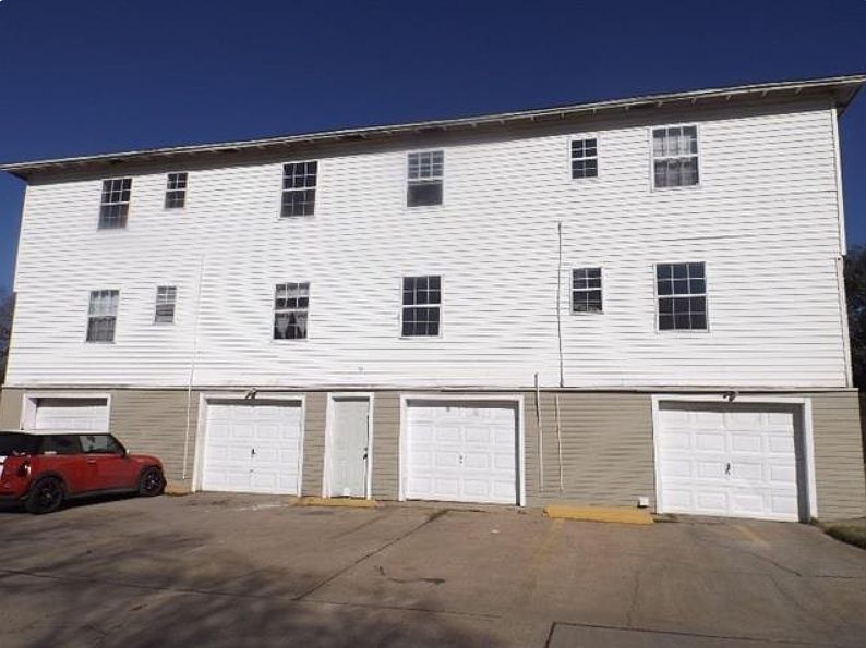 1st image of 2216 Riverview Dr APT C