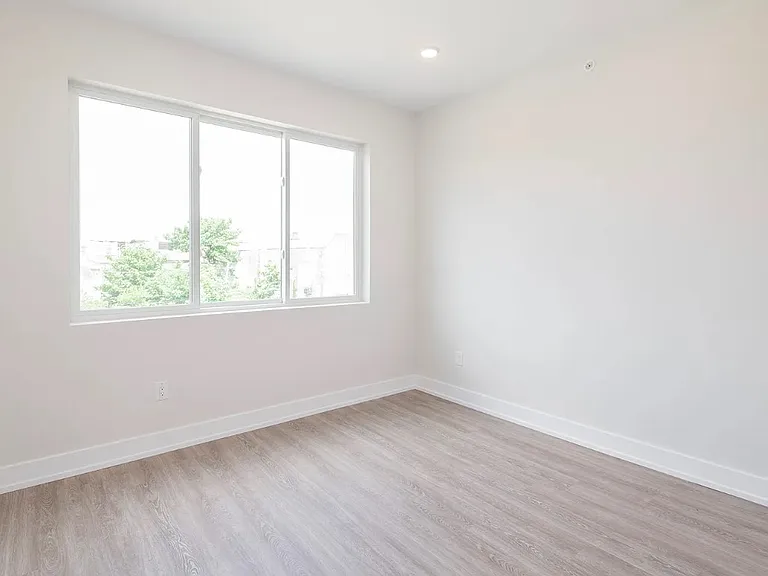 2156 N Darien St #A8 — Photo 19