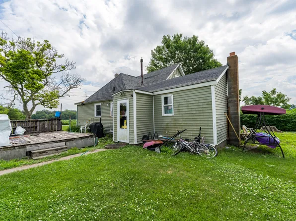 88080 Old Swamp Rd, Decatur, MI 49045