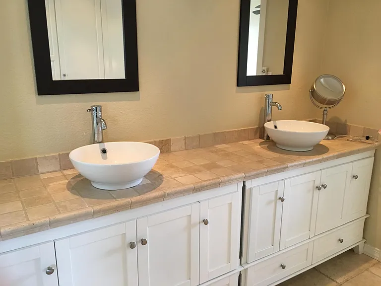 Double sinks with lots of storage